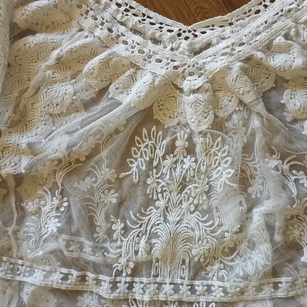 BOHO LACE  CROCHET TOP/ COVERUP - Picture 2 of 6